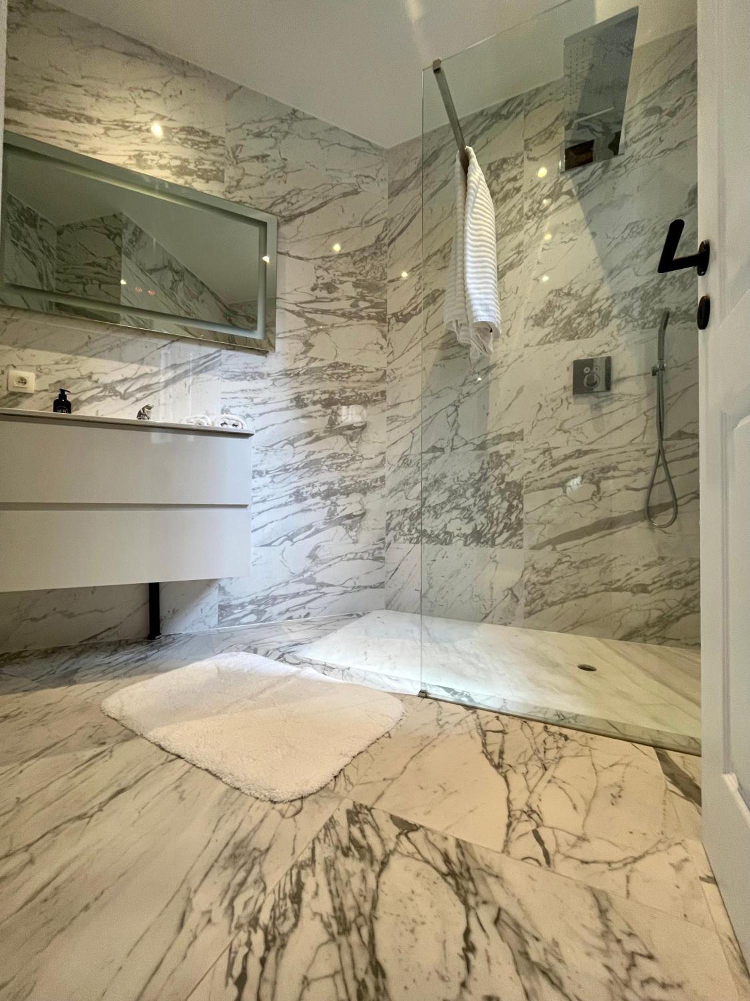 Stilias Apartment 4P Brussels City Bagian luar foto